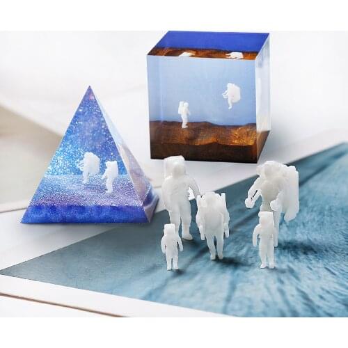 3Pcs/4Pcs Silicone Mini Astronaut Modeling Resin Mold Planet Theme Resin Spaceman Jewelry Fillings Resin Casting Jewelry Making