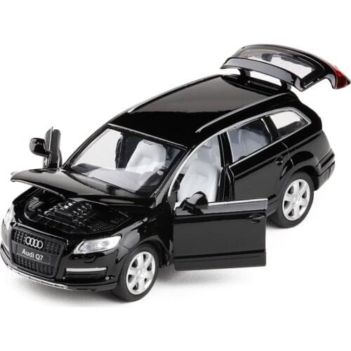 Hot sale 1:32 alloy Q7 model car,childrens SUV toy sound and light pull back metal model car,free shipping