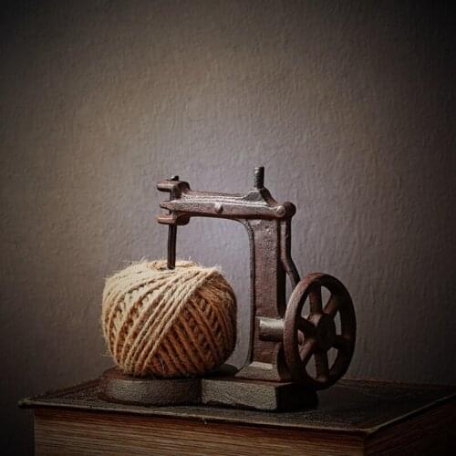16cm Iron Sewing Machine Rope Winder Figurines American Country Window Display Props Decoration Ornaments Retro Nostalgia