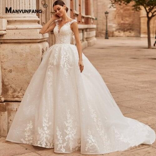 2021 New Arrival O-Neck Embroidery Appliques Tulle Chapel Train Wedding Dress Luxury Lace Up Back Cap Sleeve Bridal Ball Gown
