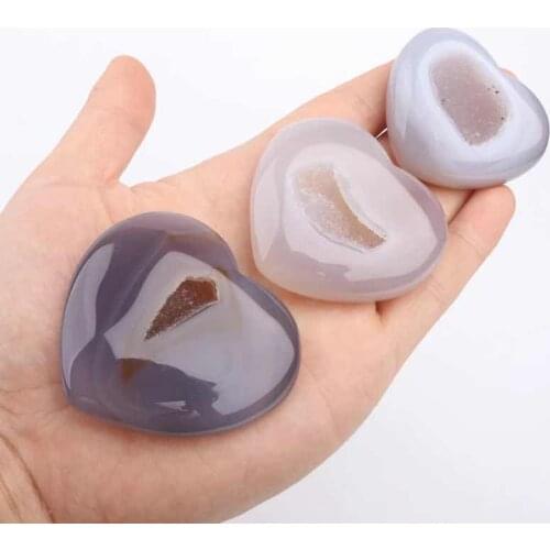 MOKAGY 2 Inch Natural Agate Geode Quartz Heart Carvings Small Sculpture Crystal 1pc