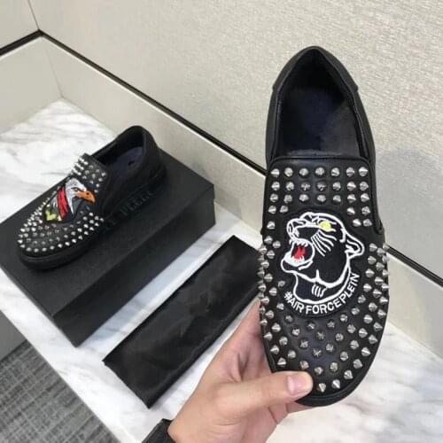 2021New Luxury brand Handmade Mens Fashion Casual Shoes Embroidery Glitter Leisure Slip on Rivets Loafers Man Party Dress Shoes