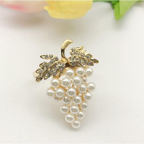 10pcs Golden grape napkin ring highlight pearl rhinestone exquisite and elegant wedding hotel decoration table napkin buckle