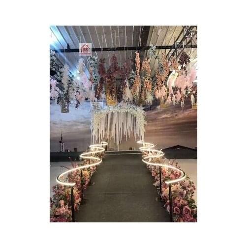 New wedding props, Tieyi S-shaped road leading frame, outdoor wedding site runway layout activities creative decoration