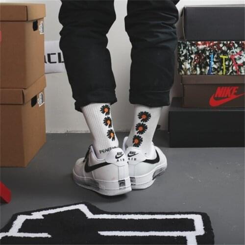 KPOP 2PCS/Pair G-Dragon Multi-Style Breathable Daisy Printing Elastics Socks PEACEMINUSONE Couples Socks Accessories A15A18