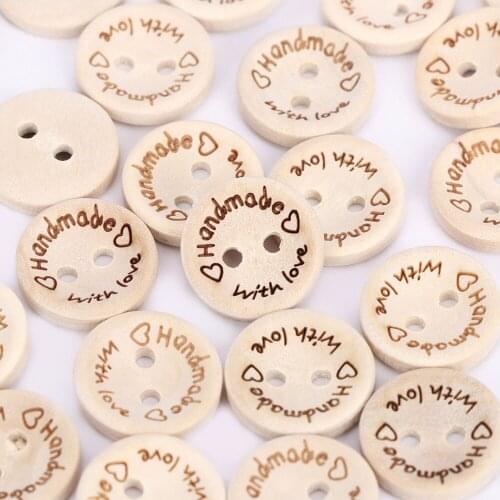 100pcs/pack Natural Color Hand Made Love Letter Sewing Wood Button 15mm Round Two Holes Buttons Baby Apparel Accessories
