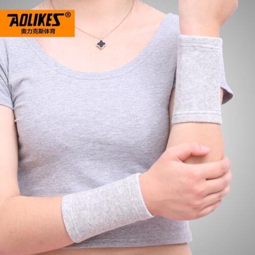 2Pcs Women Wristbands Sport Sweatband Hand Band Sweat Wrist Support Brace Wraps Guards For Gym Fitness Volleyball Basketball