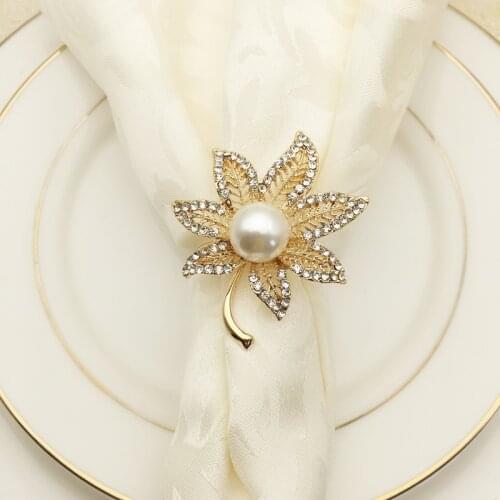 8pcs/lot Pearl Maple Leaf Napkin Ring Diamond Metal Napkin Ring Wedding Hotel Tableware Napkin Button Desktop Decoration