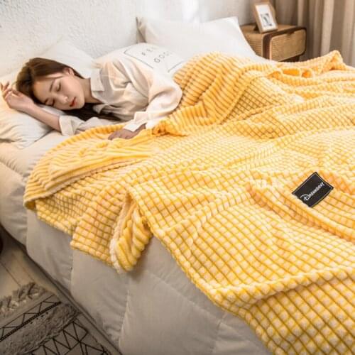 Air conditioning blanket Blanket Quilt single double coral velvet thin office nap blanket flannel cover blanket summer