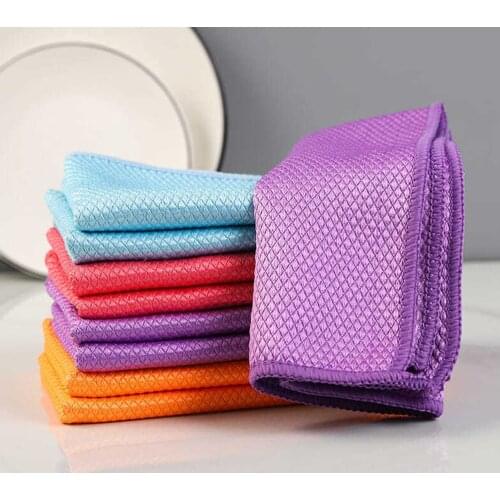 Scouring pads, microfiber cleaning cloths, wipes, kitchen and household cleaning, absorbent wipes, tableware cleaning