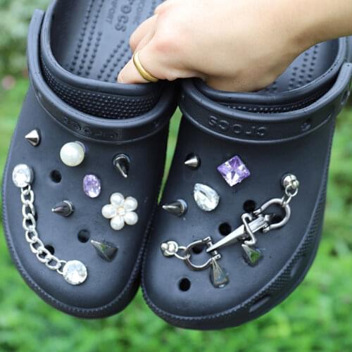 2021 Luxury Trend Metal DIY Croc Charms Designer Vintage Punk Shoes Charms for Croc Fashion Handmade Clog Shoe Buckle Quality