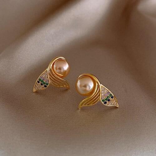 South Koreas new design fashion jewelry exquisite copper inlaid zircon creative fish tail pearl elegant female stud earrings