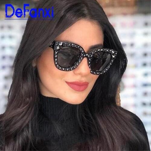 New Square Fashion Sunglasses UV400 Pentagram Black Frame Sun glasses Women high quality Gradient Ocean Lens Men glasses