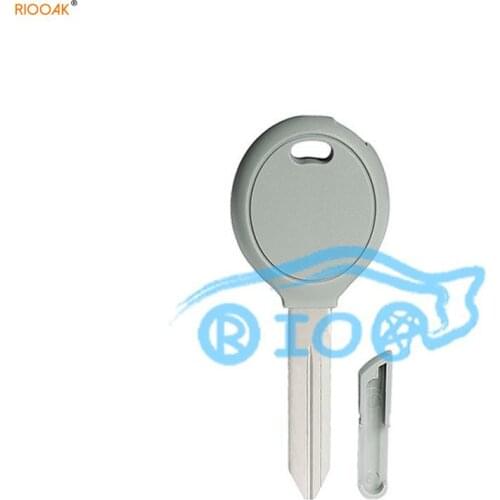 RIOOAK 5 PCS/Lot, Uncut Transponder Car Key Shell Case for Chrysler 300 Pacifica Town Country Dodge Sebring Magnum Durango Jeep