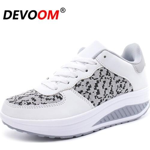DEVOOM Leather Pumps