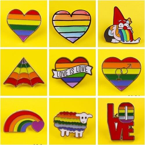 Rainbow Brooch Badge On Cloth Love Heart Flags Lapel Pin Gay Pride Men and Womens Denim Accessories Jewelry Rainbow Enamel Gift