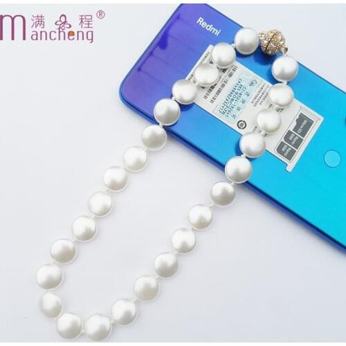 Elegant Classic choker pearl necklaces for women Golden Hidden magnet clasp Flat disc Chain Pearl beads necklace Wedding jewelry