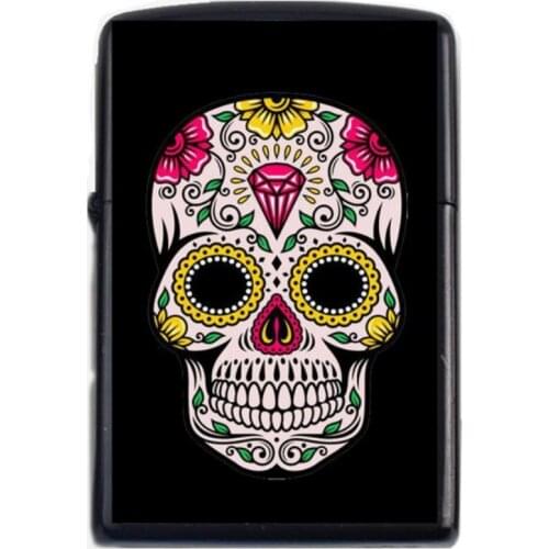 Creative Cool Skull gasoline petroleum oil cigarette lighter Personality metal windbreak 1 random pattern igniter (no Kerosene)