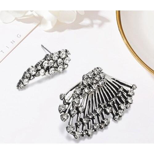 Creative Asymmetric Zircon Leaves Stud Earrings Vintage Style Women Sweet Temperament Fashion Crystal Leaf Earrings Jewelry