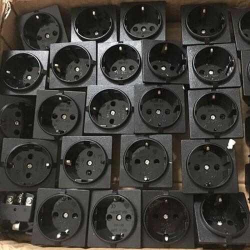 German Standard Waterproof Socket 250v 16A 2p+E Plug - In Power Outlet