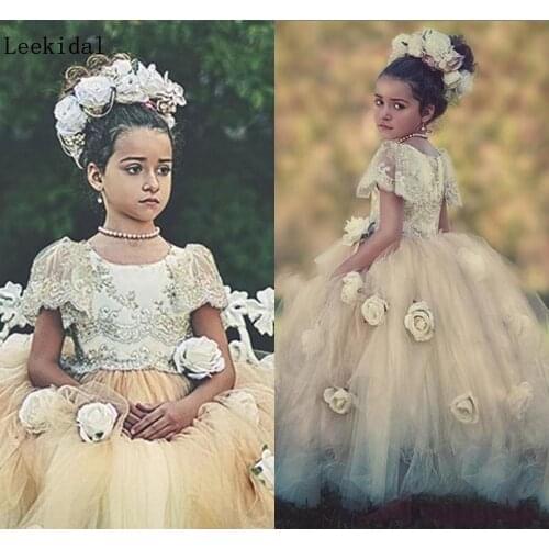 Vintage Flower Girl Dresses for Wedding Party Princess Short Sleeves Crew Flowers Lace Ball Gown Communion Girls Pageant Dress