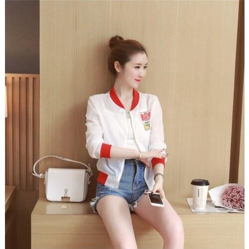 The spring and summer of 2018 female portable sunscreen clothing printing all-match long sleeved jacket loose