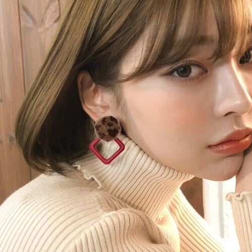 South Koreas new simple retro leopard earrings temperament plush geometric diamond earrings earrings women