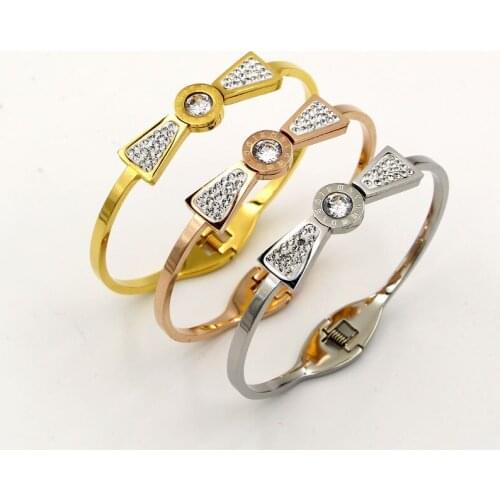 Prasarita Bracelets With Diamonds