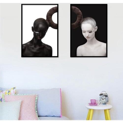 Black And White Simple Creative Beauty Canvas Painting Personality Sexy Model Posters Family Wall Art Canvas Decoration Pictures
