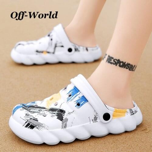 Summer Slippers Men Hollow Outdoor Clogs 2021 Fashion Trend Breathable Beach Flip Flops Casual Slip-On Flats Sandals Men Shoes