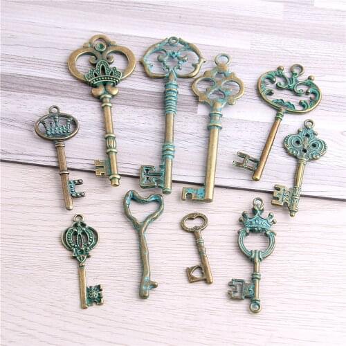 8pcs-40pcs Metal Mix Green Bronze Charms Classic DIY Fashion Handmade Decoration Key Shape Charms for Jewelry Making D6404