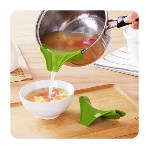 Kitchen special edge anti-spill funnel deflector food grade silicone pour soup artifact kitchen tool