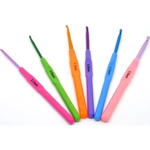 DoreenBeads Aluminum+Plastic Crochet Hook Sewing Needles Random Color Size 2.5 mm-5.0 mm 14 cm(5 4/8"),1 Piece New
