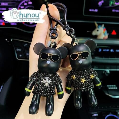 Fashion Rhinestone Sunglasses Bear Keychain Cartoon Creative Men and Women Keychain Bag Jewelry Pendant Car Keychain Ornaments