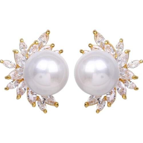 Bettyue Brand 3 Colors Pearls Charm Simple Fashion Design Jewelry Unique Design Crystal Cubic Zircon Stud Earring For Women Gift