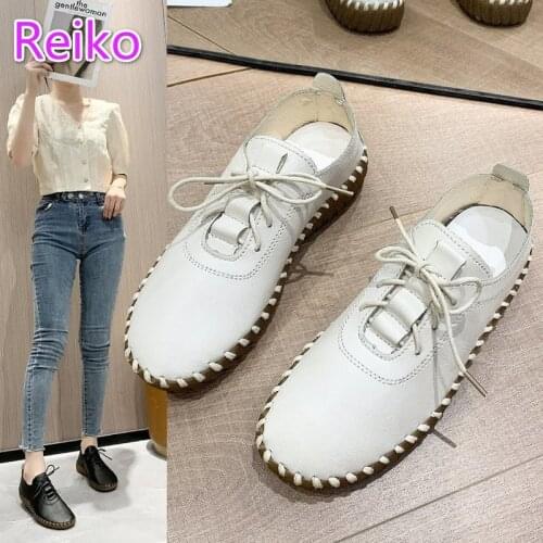 White shoes womens summer thin section of beef tendon sole mother shoes super soft flat round toe leather shoes single shoes