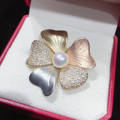 Italian craft new pearl brooch finished frosted three-color flower brooch natural pearl brooch wholesale