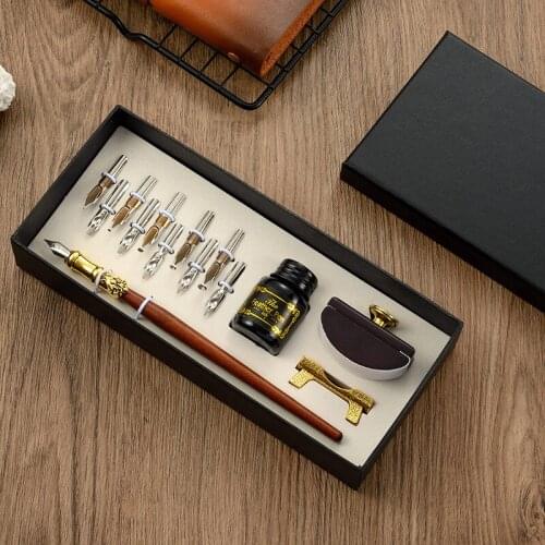 Retro dip pen set, European style feather pen business gift solid wood dip pen set, 0.5mm tip