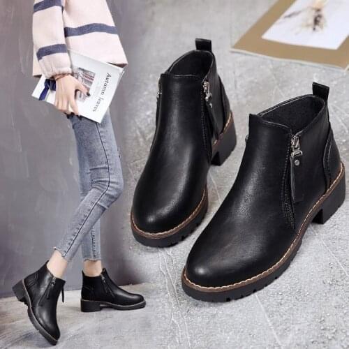 2019 New Autumn Ankle Boots Women Plus Size Velvet Warm Plush Winter Boots Zipper Martin Boots Casual Shoes Woman Leather Boots