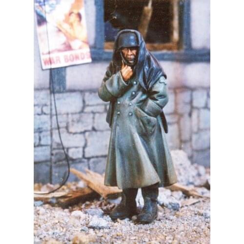 German resin soldier of World War II German soldier model 1:35