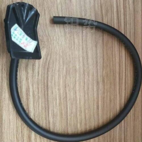 Car Nozzle assembly gasket 2008-Nis sanT eana 2.0L XL 2.5L XL 3.5L XV Front windshield spray pipe Cover spray pipe assembly