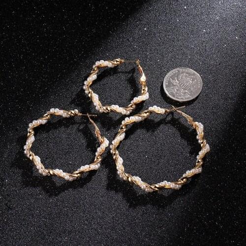 2021 New Pearl Hoop Earrings for Women Exaggerates Oversize Pearl Circle Ear Rings Earrings Fashion Europe Nightclub Jewelry