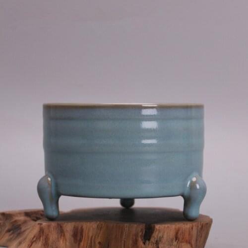 Jingdezhen antique porcelain (Tianqing glaze SANZU censer of song Ru kiln) folk collection