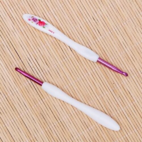 8 Size Crochet Hook Knitting Needles Set Plastic Grip Handle 2.5mm-6mm Loom Tool
