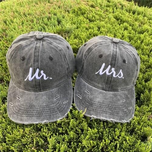 Mr Mis Letter Embroidery Hole Adjustable Couples Snapback Caps Hip Hop Sun Protection Outdoor Men Baseball Cap Dad Hat