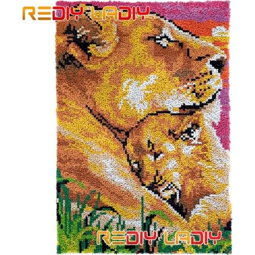 Latch Hook Rug Lion Mother and Cub Plush Wall Hanging DIY Carpet Rug Chunky Yarn Arts Cushion Crocheted Floor Mat Hobby & Crafts