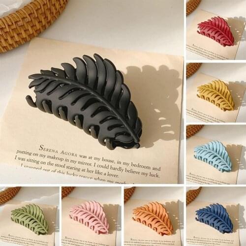 Korean INS Matte Leaf Hair Claws Hair Clips Fashion Color Hairpins Hair Barrette Accessories Female Headwear Resin T5A9