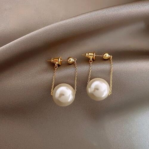 Simple Elegant Small Pearl Pendant Earrings for Woman 2020 New Fashion Jewelry Party Ladies' Unusual Dangle Earrings Accessories