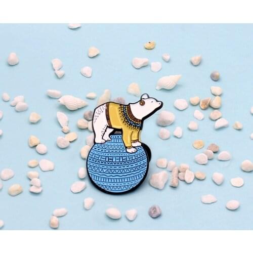 Creative Acrobats Cute Polar Bear Rolling Ball Fashion Brooch Ins Trend All-match Backpack Shirt Badge Clothing Accessories