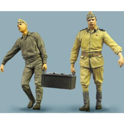 1/35 Soviet military drivers battery, 2 figures, Resin Model Soldier GK, military themes, Unassembled and unpainted kit